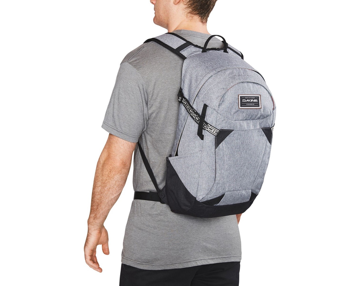 Турист 15. Dakine Canyon 20l. Рюкзак Dakine Canyon. Dakine Canyon 20l Carbon Pet. Dakine 20l мужские рюкзаки.